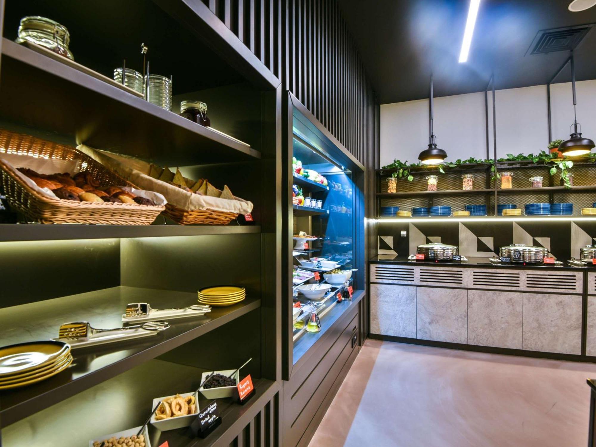 Ibis Baku City Zewnętrze zdjęcie
