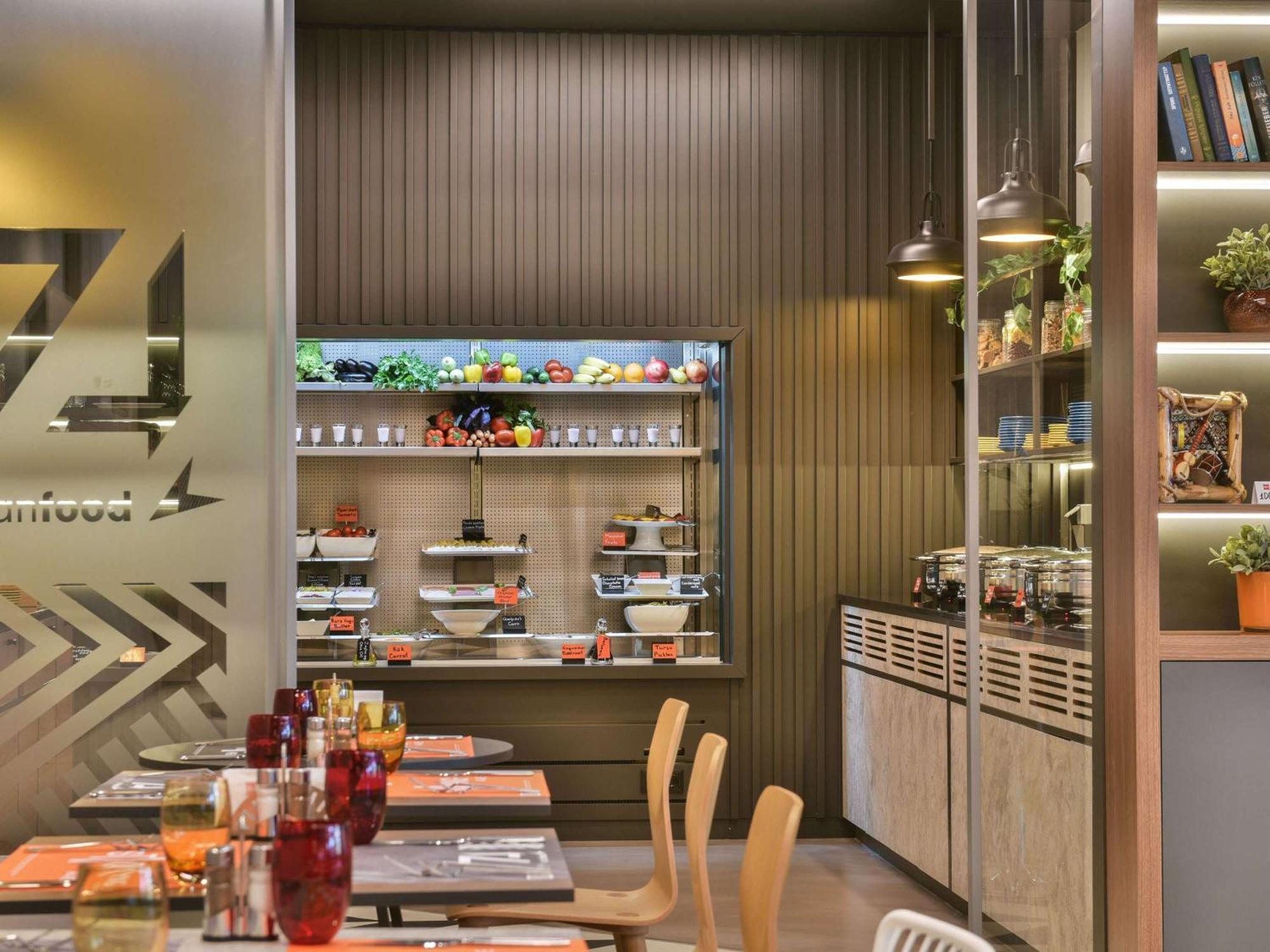 Ibis Baku City Zewnętrze zdjęcie
