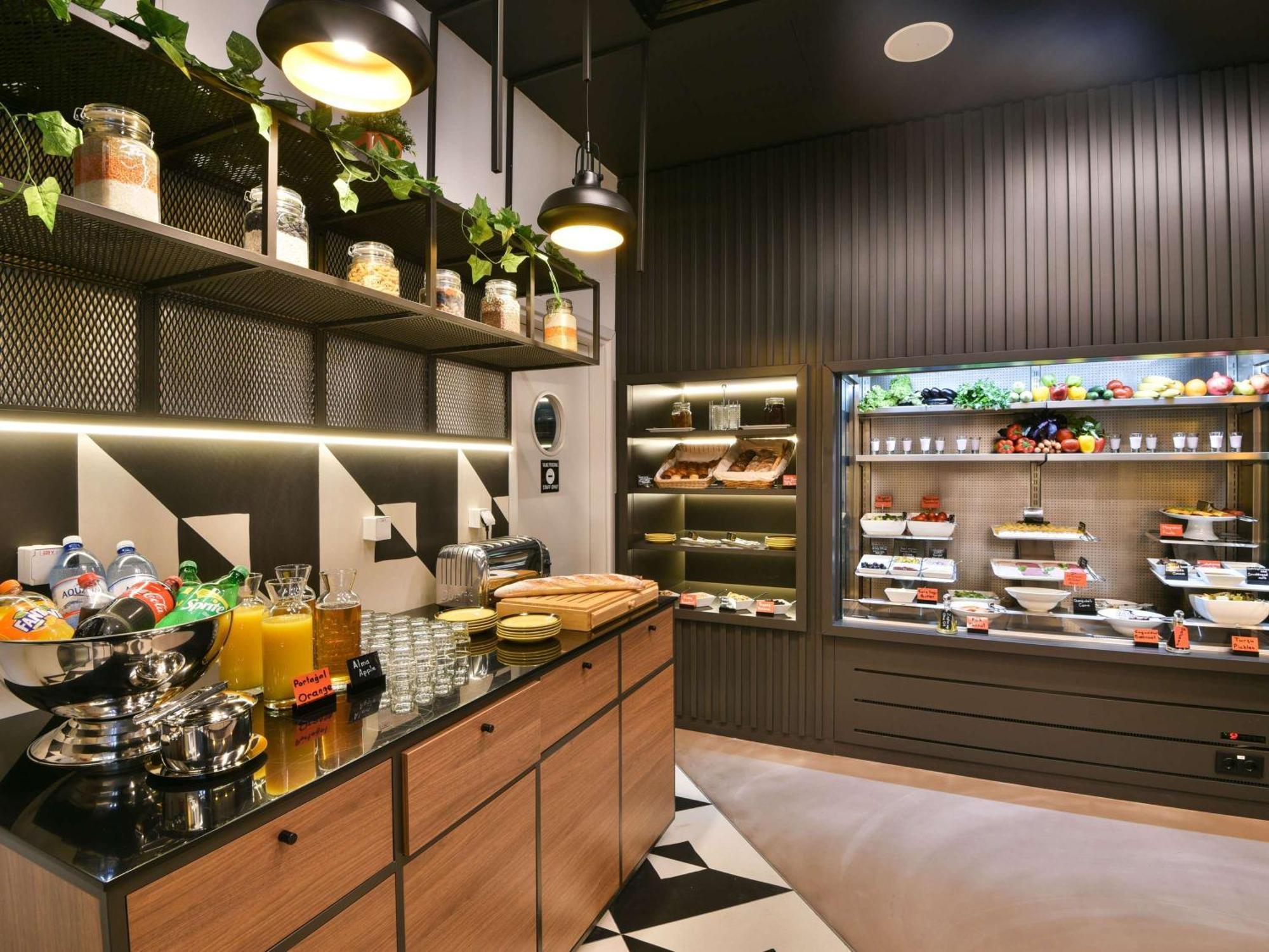 Ibis Baku City Zewnętrze zdjęcie